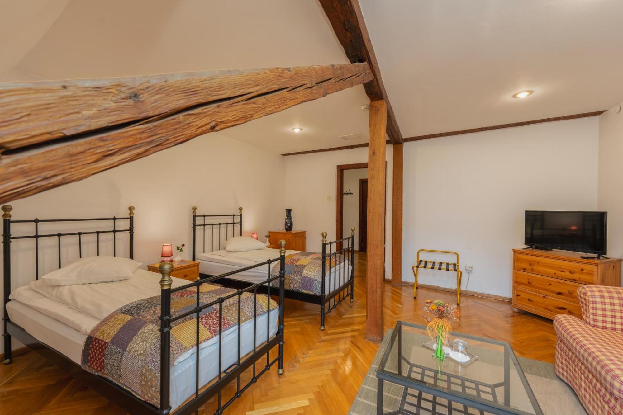 Готель Casa Cu Cerb Сігішоара Екстер'єр фото