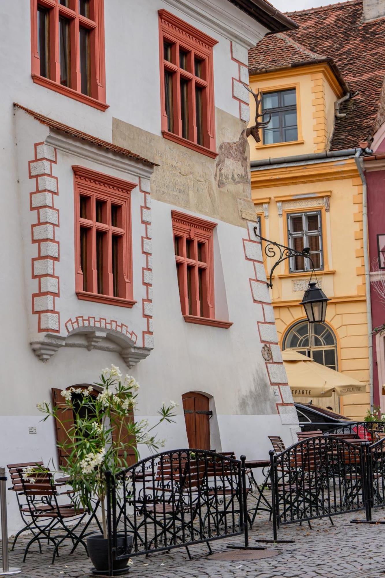 Готель Casa Cu Cerb Сігішоара Екстер'єр фото