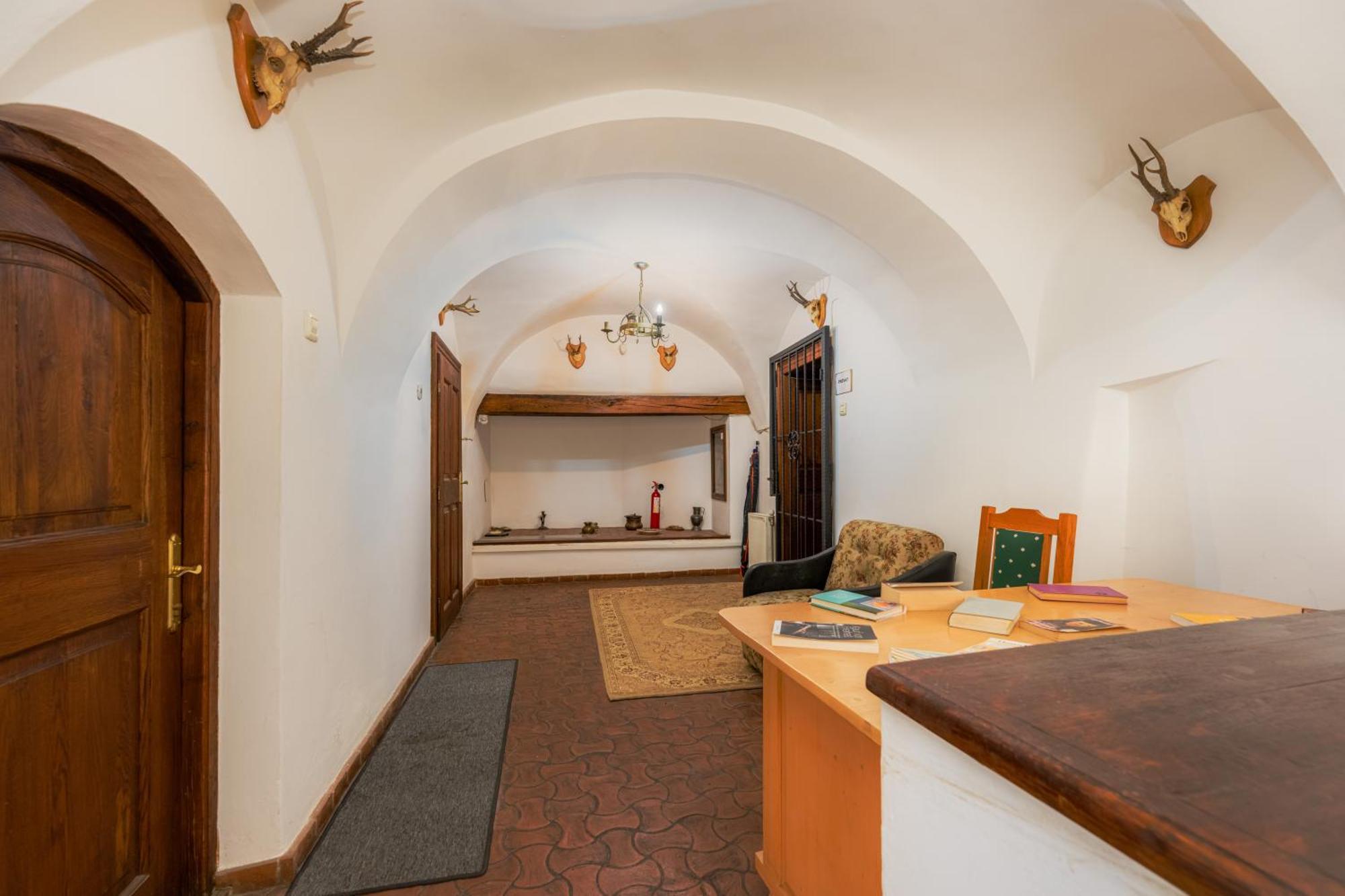 Готель Casa Cu Cerb Сігішоара Екстер'єр фото