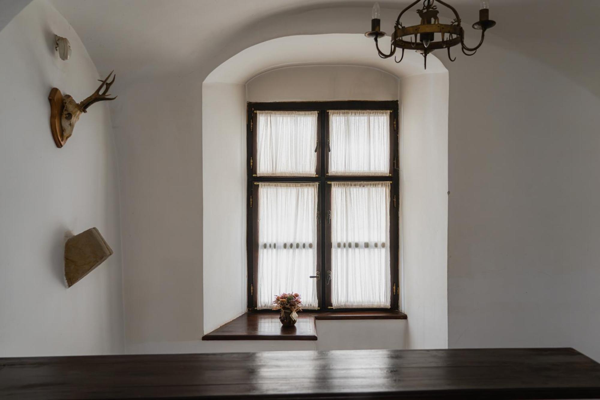 Готель Casa Cu Cerb Сігішоара Екстер'єр фото