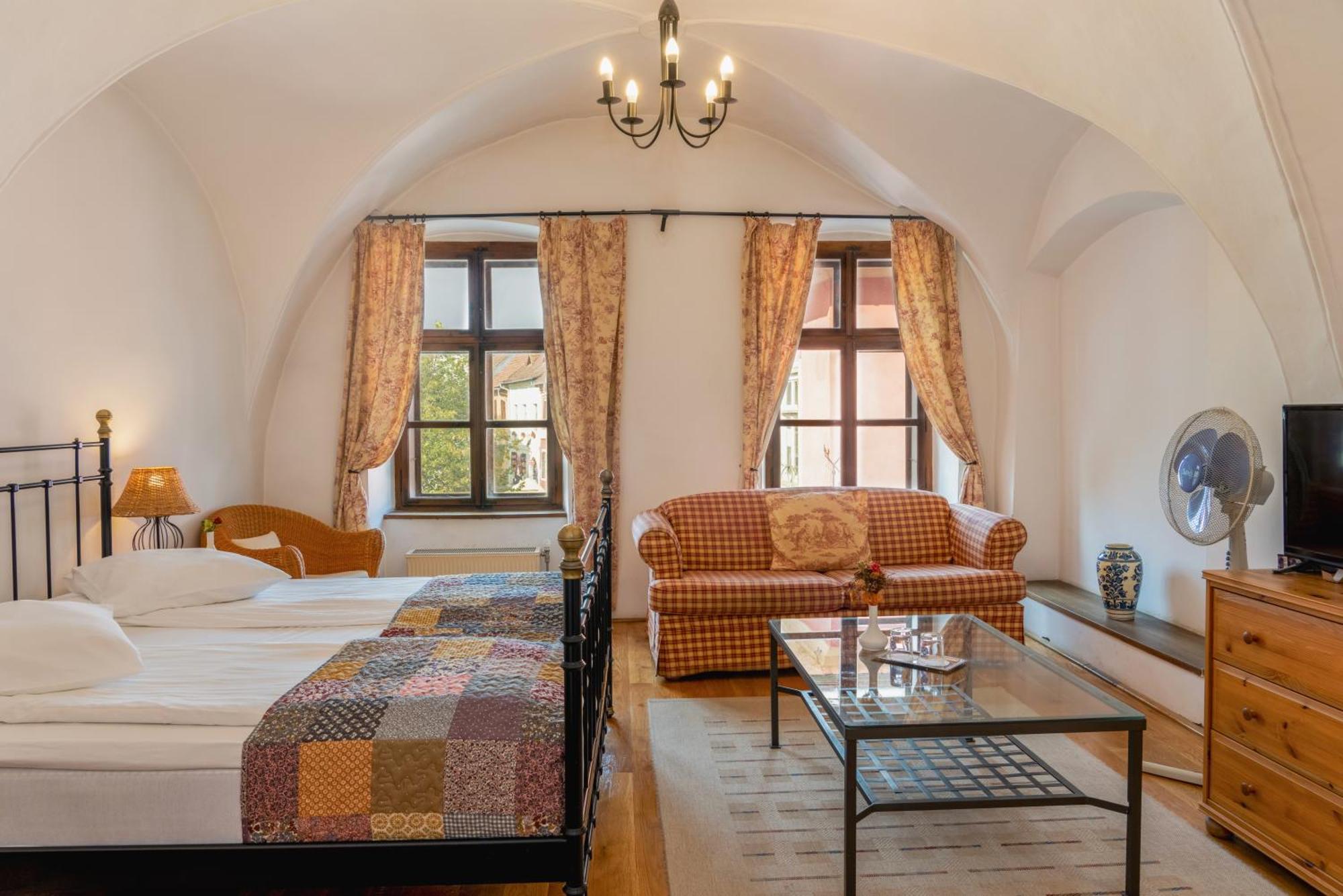 Готель Casa Cu Cerb Сігішоара Екстер'єр фото