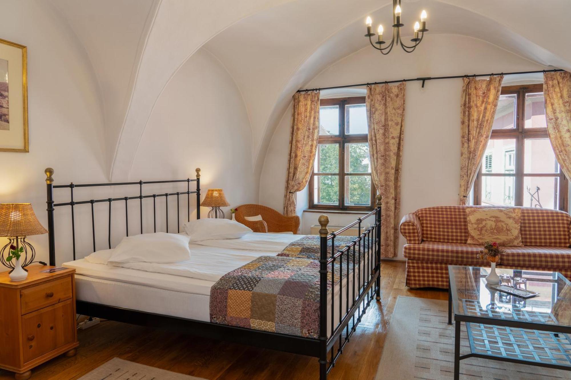 Готель Casa Cu Cerb Сігішоара Екстер'єр фото